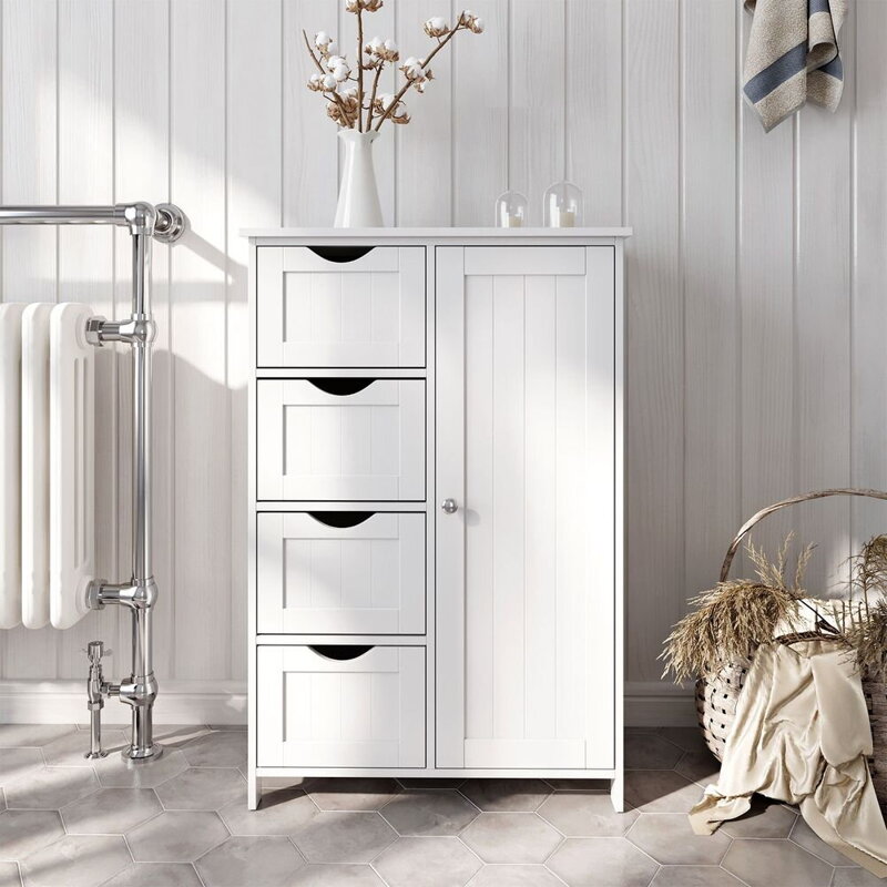 Schrank im Landhausstil